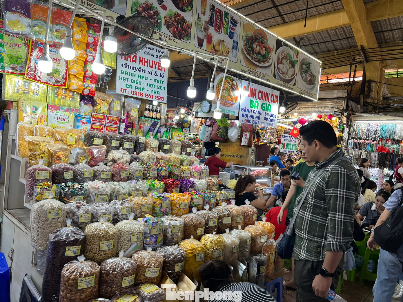 Cảnh trái ngược ở 'thiên đường mua sắm' Sài thành: Chỗ chen chân, nơi vắng lặng - Ảnh 5.