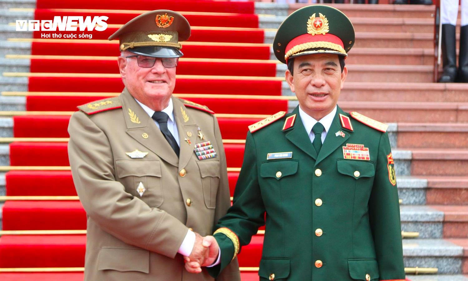 Đại tướng Phan Văn Giang khẳng định Việt Nam kiên trì Chính sách Quốc phòng ' bốn không ' - Ảnh 2. Đại tướng Phan Văn Giang khẳng định Việt Nam kiên trì Chính sách Quốc phòng ' bốn không ' - Ảnh 2.