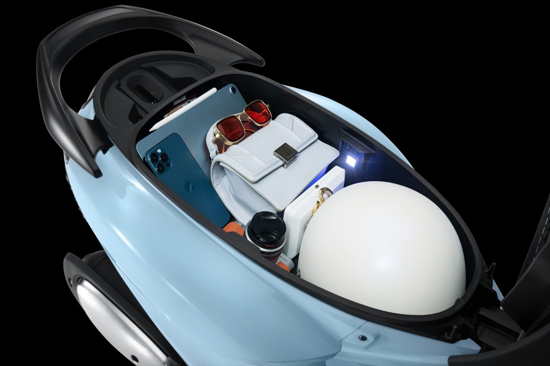 4 mẫu xe máy cốp rộng nhất mà chị em "rất ưng" - Ảnh 1. 4 mẫu xe máy cốp rộng nhất mà chị em "rất ưng" - Ảnh 1.