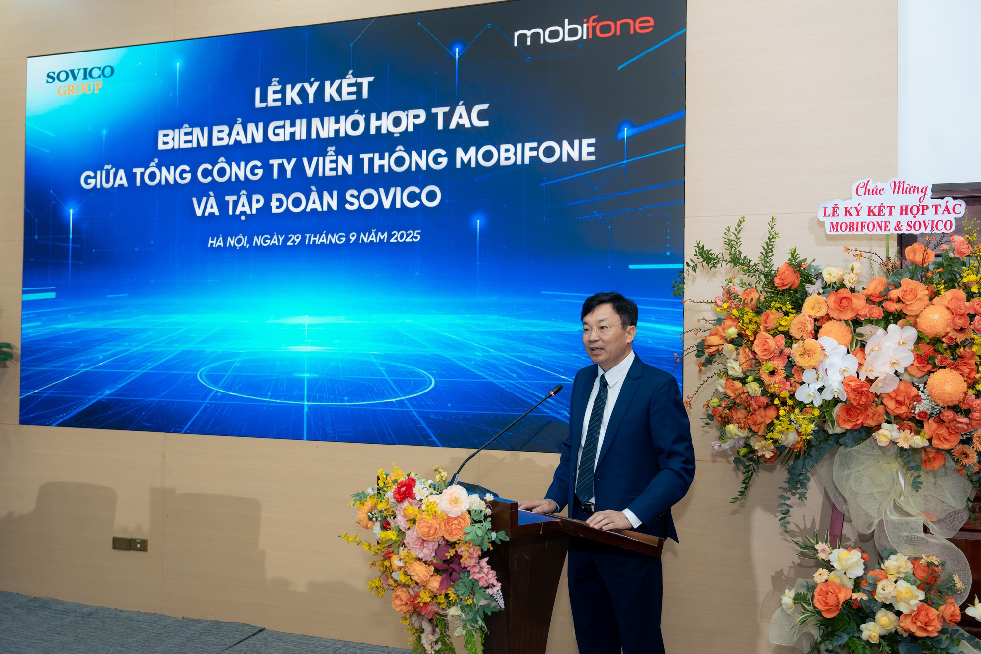 Tỷ phú Nguyễn Thị Phương Thảo bắt tay Chủ tịch Mobifone: Triển khai 5G cho đô thị thông minh, sân bay, tích hợp hạ tầng trạm phát sóng, camera thông minh- Ảnh 4.