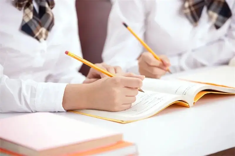 Gi&aacute;o vi&ecirc;n kinh nghiệm 20 năm khẳng định: Học sinh giỏi trong top 10 thường xuất th&acirc;n từ 4 kiểu gia đ&igrave;nh n&agrave;y- Ảnh 1.