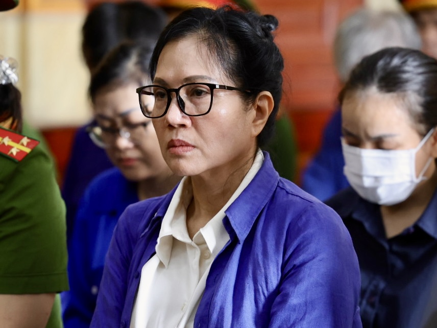 Gần 3 năm lũng đoạn thị trường vàng: Cựu Tổng giám đốc SJC lãnh 25 năm tù- Ảnh 2.