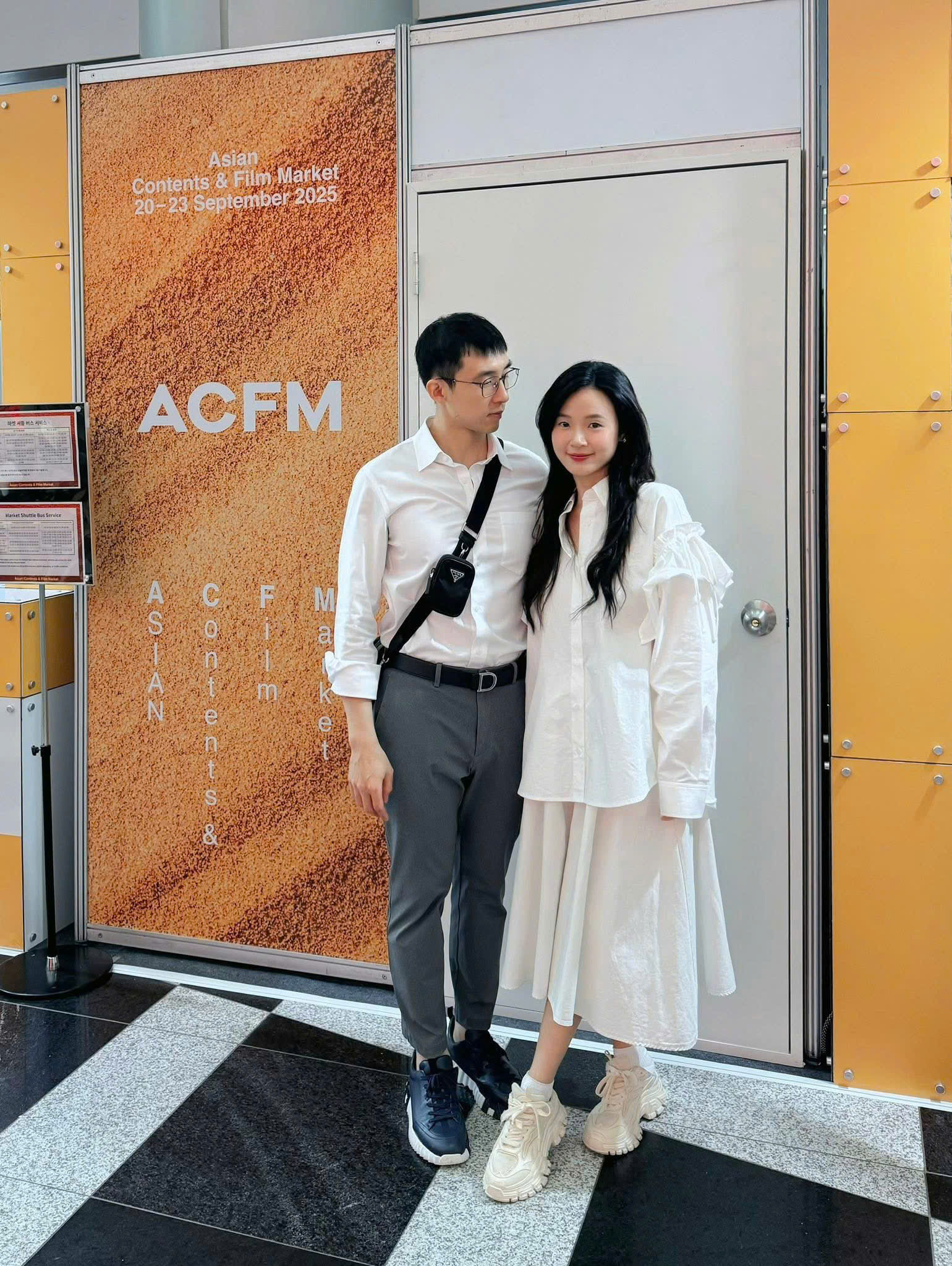 Biểu hiện khác thường của Midu- Ảnh 2. Biểu hiện khác thường của Midu- Ảnh 2.