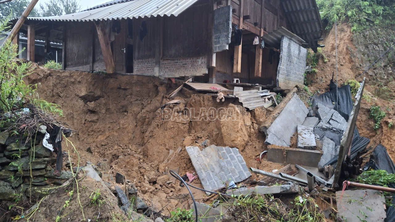 Kh&ocirc;ng d&aacute;m tin đ&acirc;y l&agrave; bản C&aacute;t C&aacute;t: Lũ dữ cuồn cuộn "nuốt chửng" sự y&ecirc;n b&igrave;nh của ng&ocirc;i l&agrave;ng đẹp nhất v&ugrave;ng T&acirc;y Bắc- Ảnh 3.