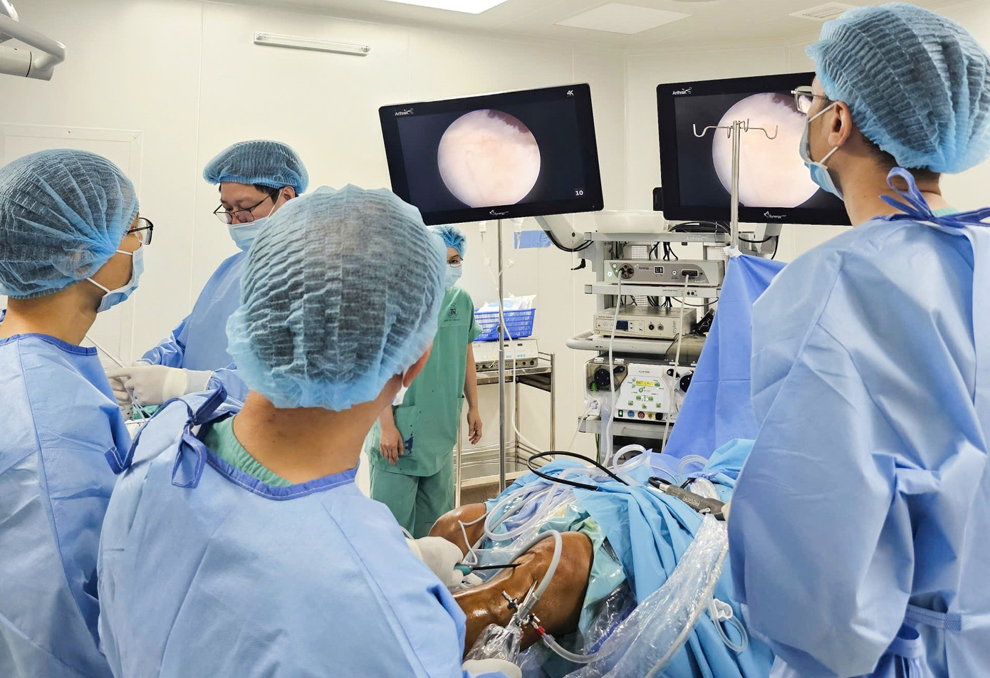 Việt Nam Điều Trị Thành Công Thoái Hóa Khớp Bằng Phương Pháp Hoàn Toàn Mới- Ảnh 1. Việt Nam Điều Trị Thành Công Thoái Hóa Khớp Bằng Phương Pháp Hoàn Toàn Mới- Ảnh 1.