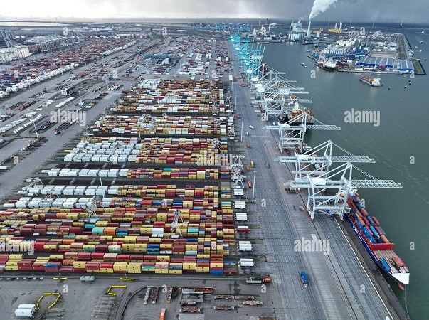 Khám phá cảng lớn nhất châu Âu đón 140.000 tàu mỗi năm- Ảnh 3.