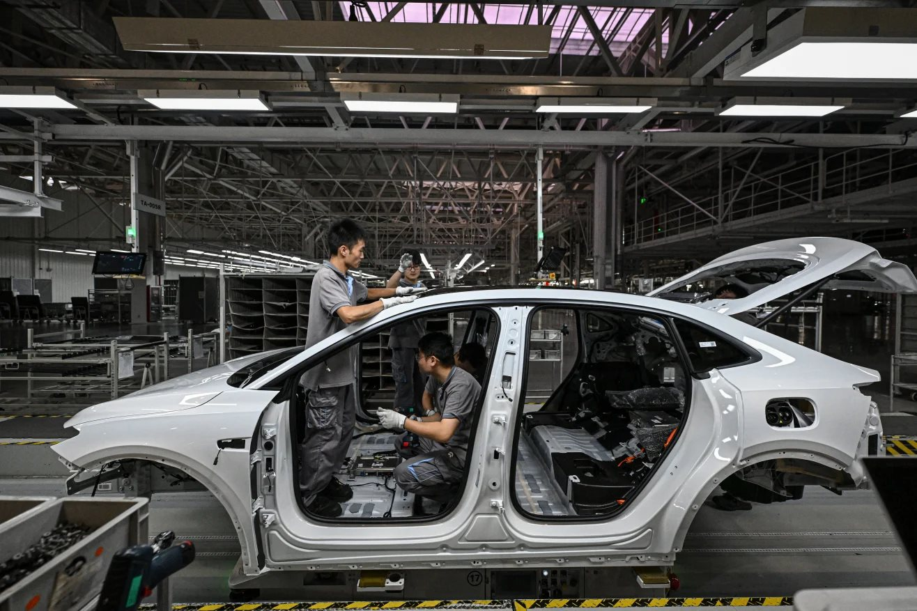 Thế giới cứ tung hô xe điện Trung Quốc lên mây, ai ngờ cảnh tượng thật lại "bệ rạc, thê thảm" thế này- Ảnh 3.