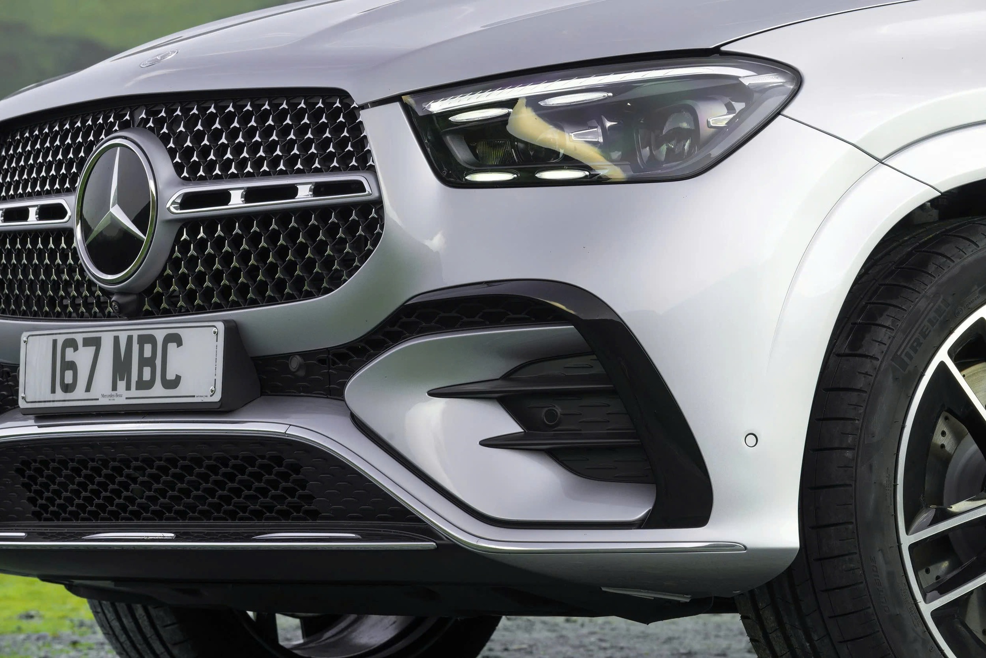 Mercedes-Benz GLE 2025 nhận cọc tại đại lý: Giá dự kiến hơn 4 tỷ đồng, thêm PHEV chạy 100km không cần xăng, giao tháng 11 cạnh tranh X5- Ảnh 6. Mercedes-Benz GLE 2025 nhận cọc tại đại lý: Giá dự kiến hơn 4 tỷ đồng, thêm PHEV chạy 100km không cần xăng, giao tháng 11 cạnh tranh X5- Ảnh 6.