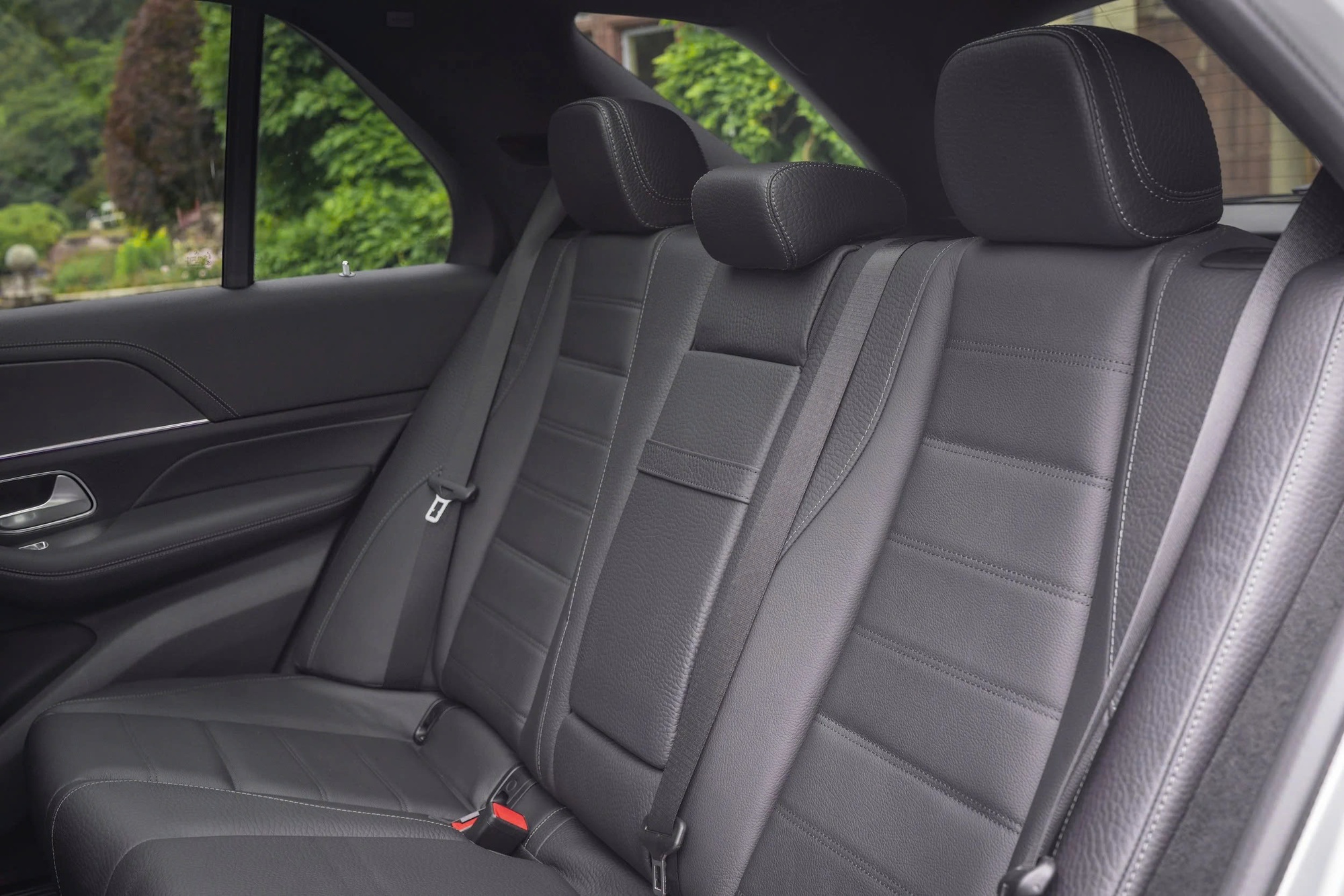 Mercedes-Benz GLE 2025 nhận cọc tại đại lý: Giá dự kiến hơn 4 tỷ đồng, thêm PHEV chạy 100km không cần xăng, giao tháng 11 cạnh tranh X5- Ảnh 11. Mercedes-Benz GLE 2025 nhận cọc tại đại lý: Giá dự kiến hơn 4 tỷ đồng, thêm PHEV chạy 100km không cần xăng, giao tháng 11 cạnh tranh X5- Ảnh 11.