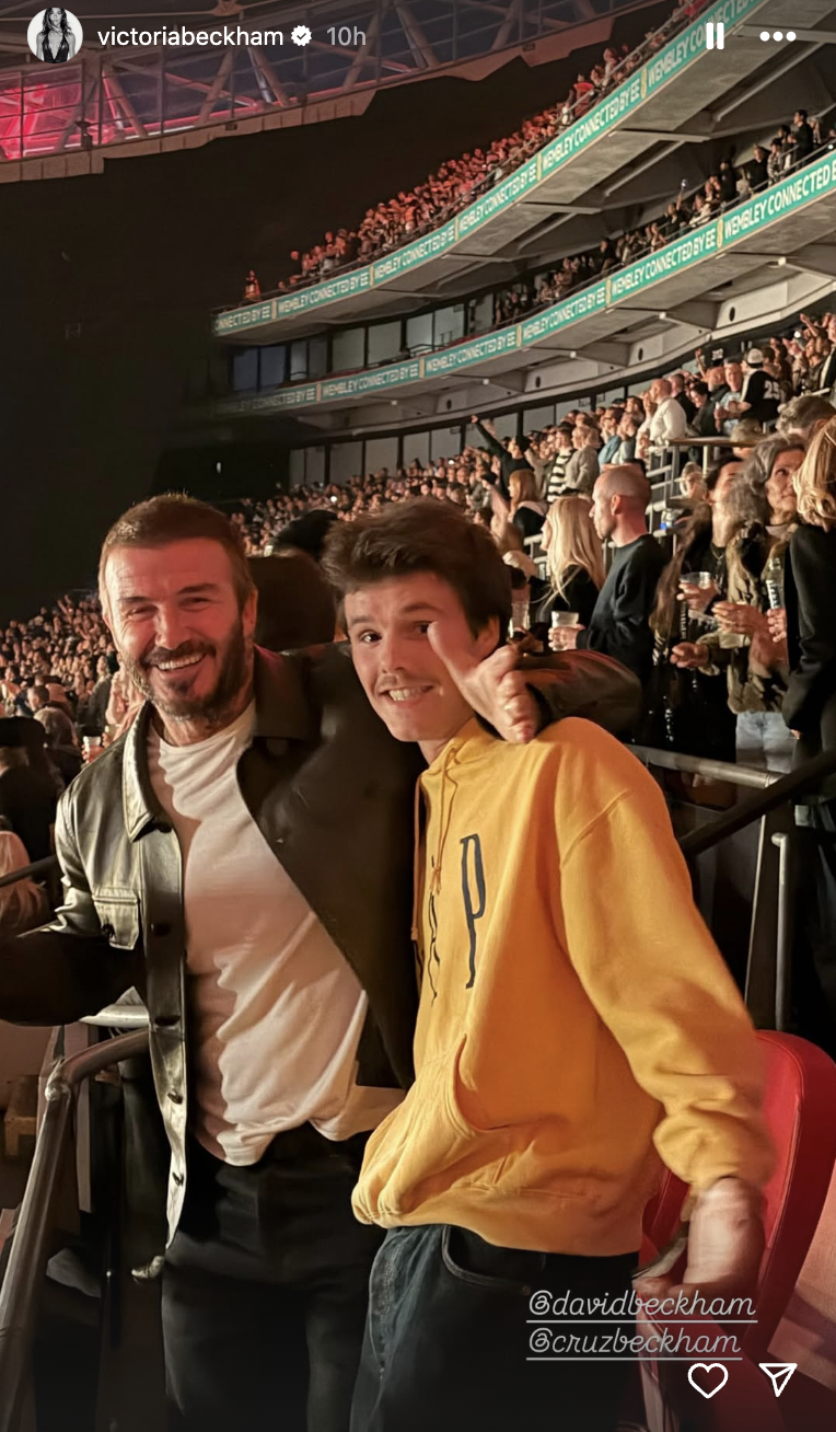 David Beckham ôm con gái Harper thắm thiết khi đi xem concert, nhan sắc đời thường của tiểu thư tài phiệt gây sốt- Ảnh 8. David Beckham ôm con gái Harper thắm thiết khi đi xem concert, nhan sắc đời thường của tiểu thư tài phiệt gây sốt- Ảnh 8.
