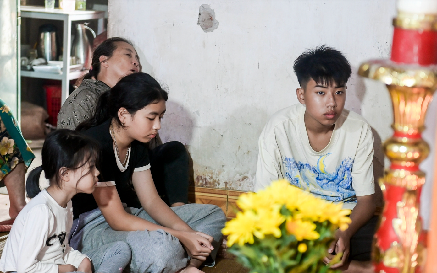 Cơn lốc dữ quét qua Ninh Bình để lại những đứa trẻ mồ côi- Ảnh 1.