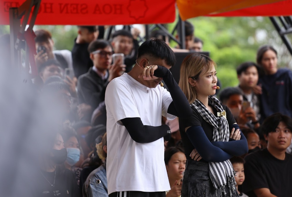 Nam diễn viên được người lạ tới cho gạo: "Trông tôi bần lắm hả?"- Ảnh 2. Nam diễn viên được người lạ tới cho gạo: "Trông tôi bần lắm hả?"- Ảnh 2.