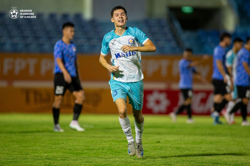 U23 Việt Nam chốt quân đấu Qatar, gọi sao Việt kiều Nga và em họ Công Phượng lên tuyển- Ảnh 2.