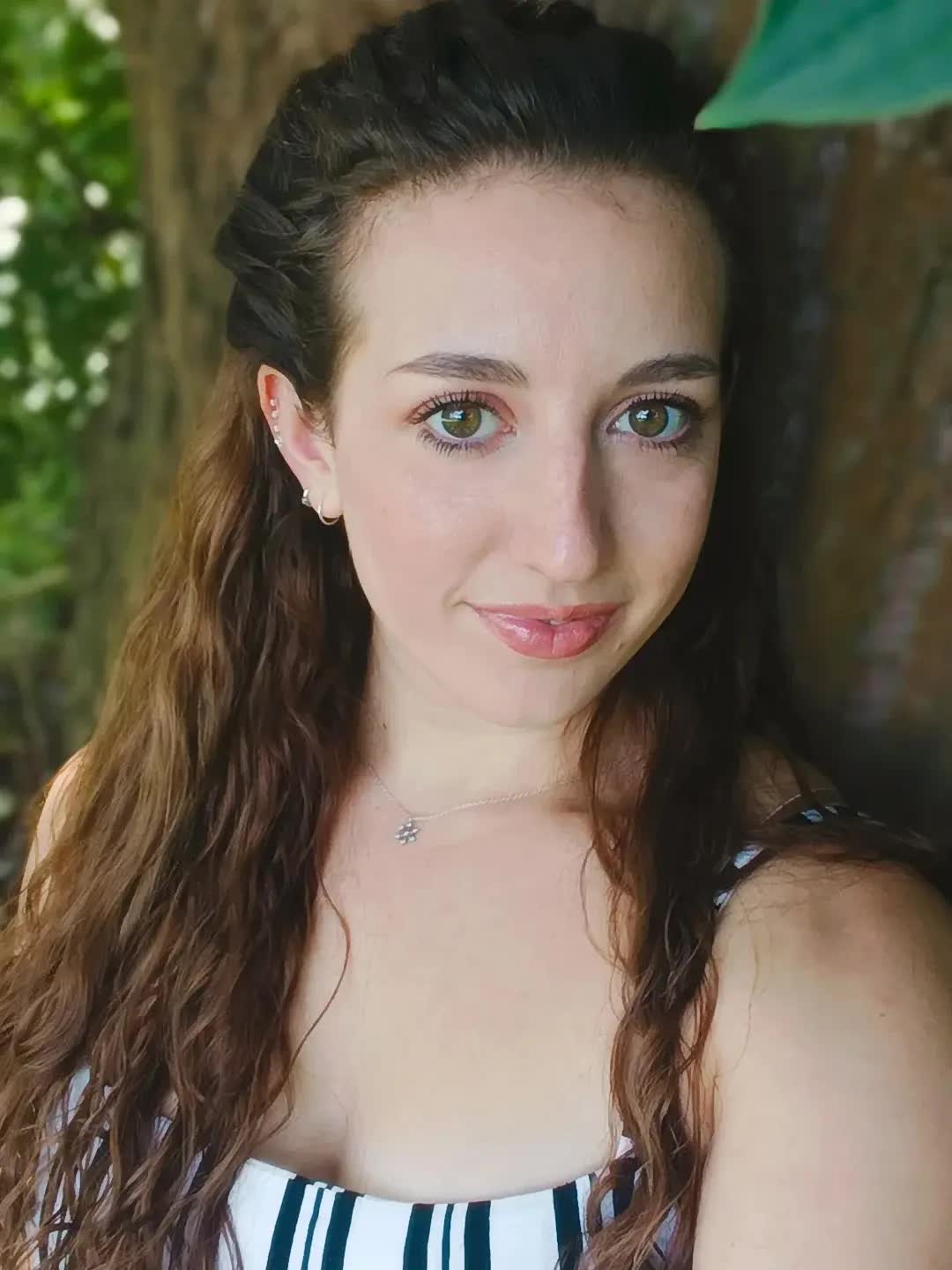 Nữ nghệ sĩ xiếc đu dây ngã tử vong từ độ cao 5 mét trước sự kinh hoàng của hàng trăm khán giả- Ảnh 2.