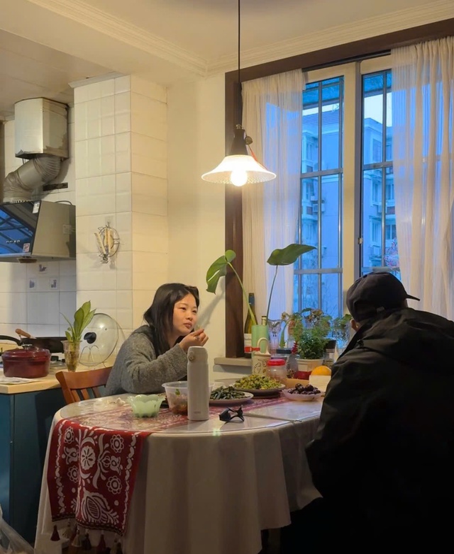 Bố chồng thấy con d&acirc;u m&atilde;i kh&ocirc;ng sinh ch&aacute;u liền n&oacute;i nhỏ một c&acirc;u, th&aacute;ng sau, con d&acirc;u b&aacute;o c&oacute; tin vui- Ảnh 2.