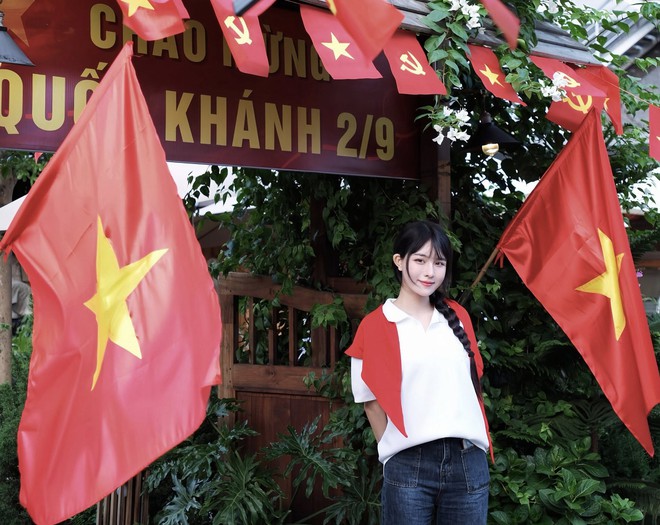Văn Thanh và bạn gái Văn Thanh và bạn gái