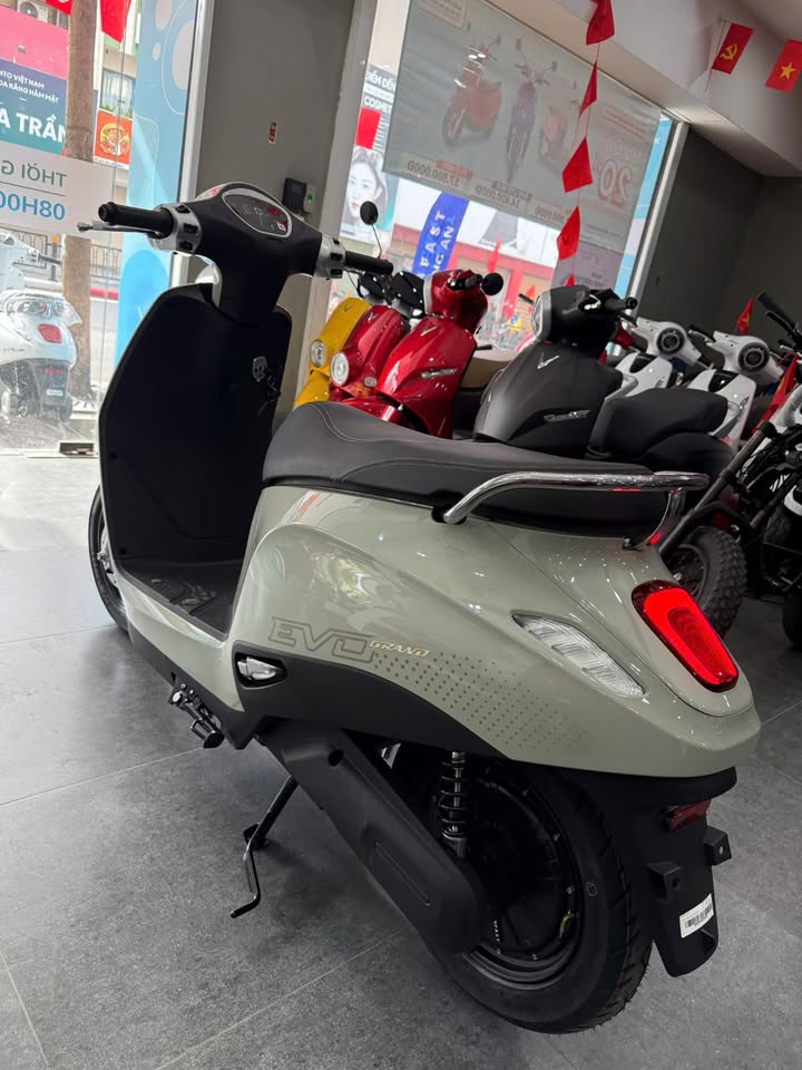 VinFast Evo Grand đi xa, cốp siêu lớn đã về đại lý: Niêm yết 21 triệu nhưng có thể mua với giá 18,5 triệu - Ảnh 3.