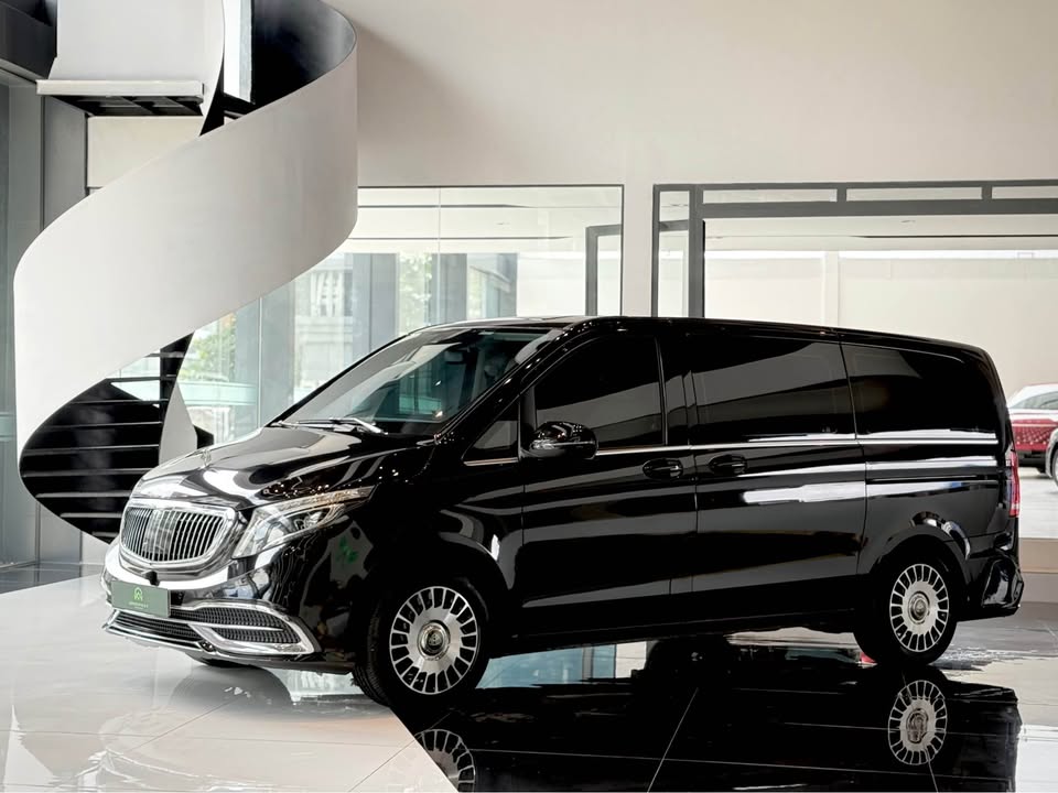 Mercedes-Benz V 250 cũ rao b&aacute;n gần 2 tỷ đồng: Độ nội thất hết 950 triệu, người b&aacute;n chia sẻ 'nội thất chưa chắc S-Class s&aacute;nh kịp' - Ảnh 2.