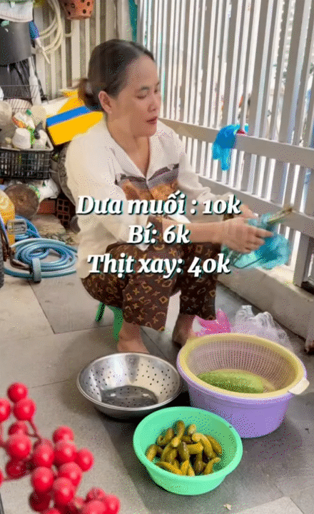 Vợ đảm miền Tây chi 150k nuôi 7 người ăn ngon mỗi ngày, vẫn khéo tích cóp mua vàng khiến ai cũng nể phục- Ảnh 4. Vợ đảm miền Tây chi 150k nuôi 7 người ăn ngon mỗi ngày, vẫn khéo tích cóp mua vàng khiến ai cũng nể phục- Ảnh 4.