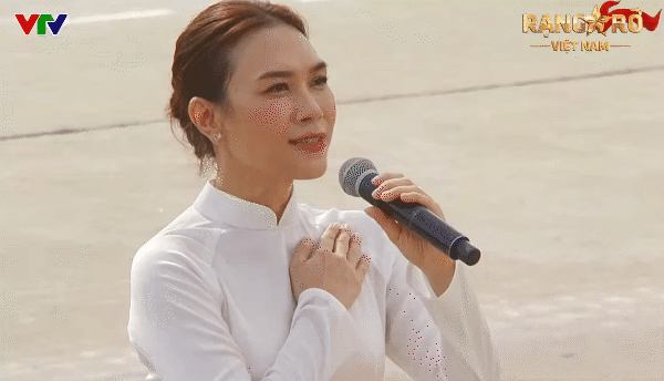 Trang Thông tin Chính phủ viết về hình ảnh để đời của Mỹ Tâm, chỉ 1 khoảnh khắc cho thấy sự tinh tế của BTC Đại lễ 2/9- Ảnh 2.