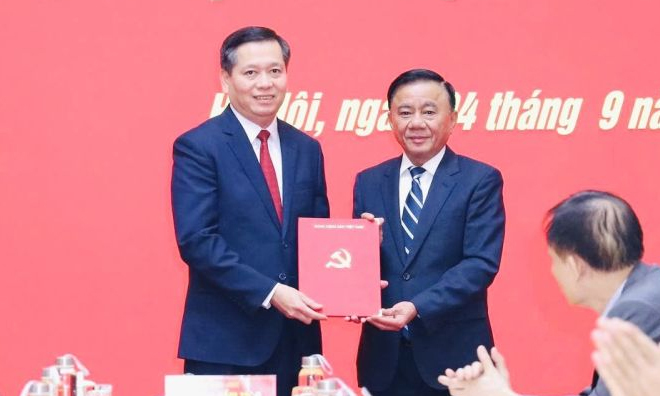 Ông Nguyễn Long Hải được bổ nhiệm làm Phó Bí thư đảng ủy các cơ quan Đảng Trung ương - Ảnh 1. Ông Nguyễn Long Hải được bổ nhiệm làm Phó Bí thư đảng ủy các cơ quan Đảng Trung ương - Ảnh 1.