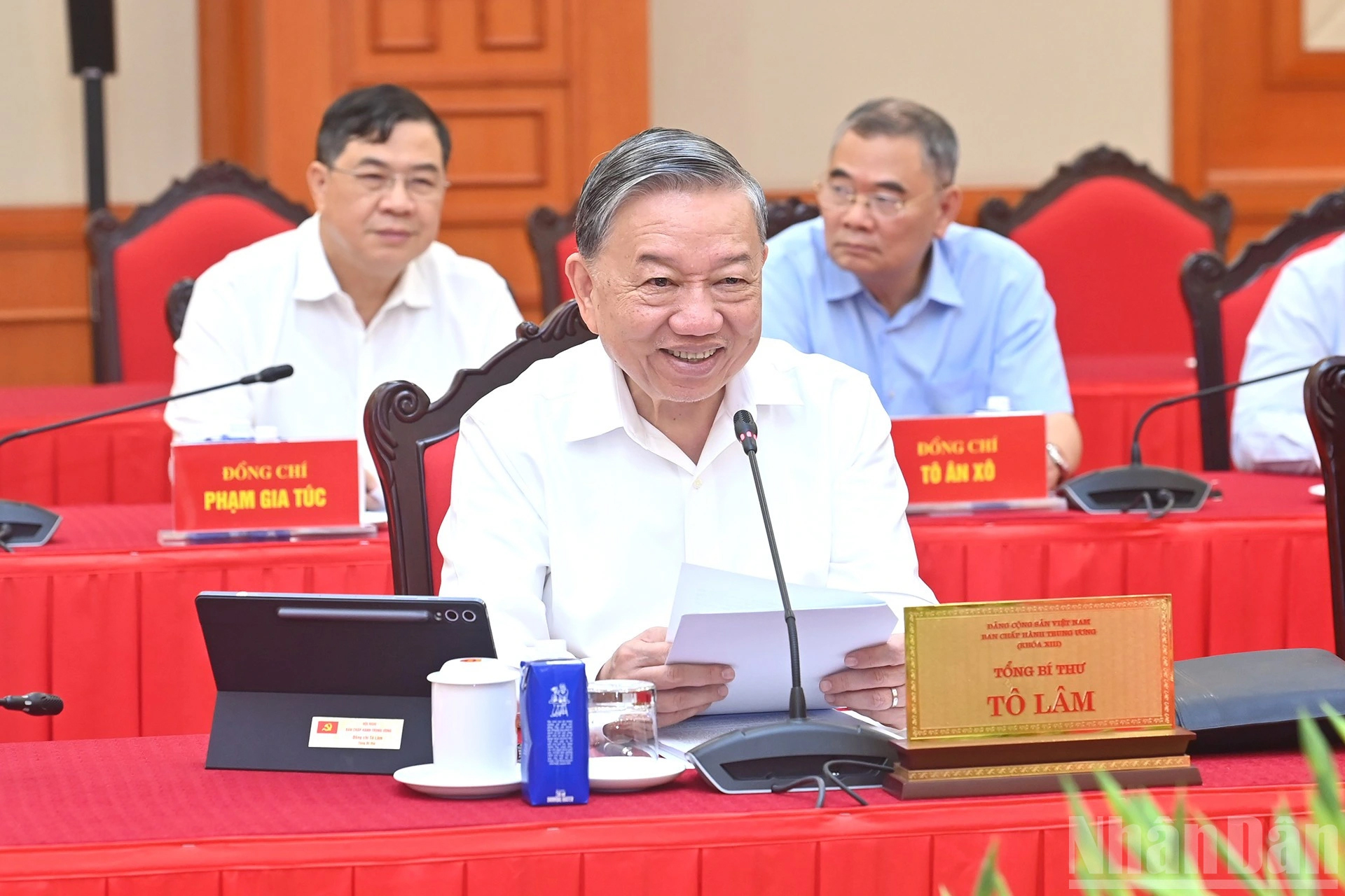 Bộ Chính trị cho ý kiến nhân sự Đại hội MTTQ và các đoàn thể Trung ương 2025 - 2030 - Ảnh 1. Bộ Chính trị cho ý kiến nhân sự Đại hội MTTQ và các đoàn thể Trung ương 2025 - 2030 - Ảnh 1.