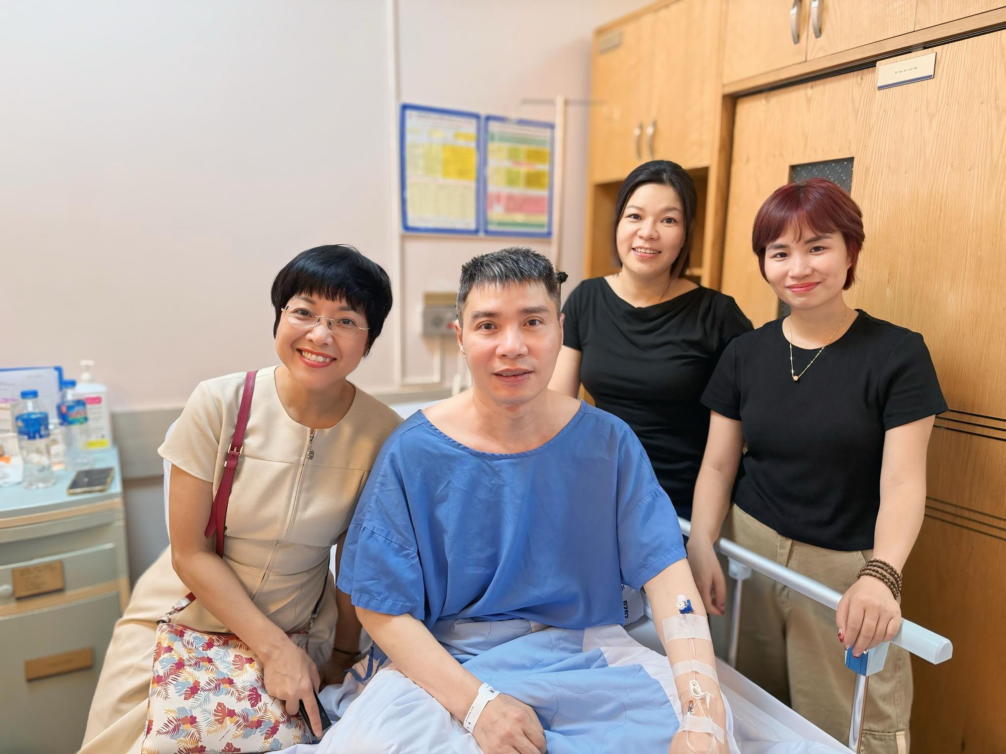 Vợ NSND Công Lý báo tin vui về sức khỏe của chồng- Ảnh 1. Vợ NSND Công Lý báo tin vui về sức khỏe của chồng- Ảnh 1.