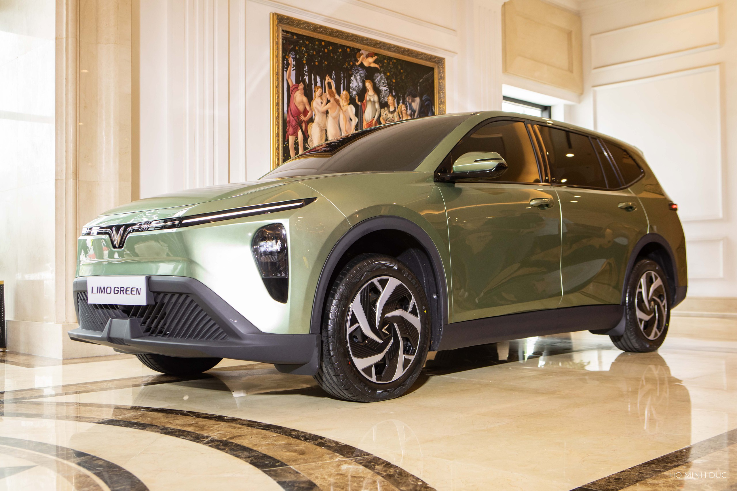 'Sinh sau đẻ muộn' nhưng VinFast Limo Green có cải tiến lần đầu thấy: Hiện đại không kém Tesla - Ảnh 2.