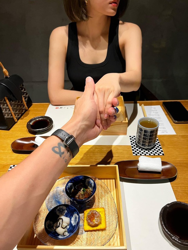 3 cuộc hôn nhân bí ẩn nhất Vbiz: "Nam thần màn ảnh" cưới vợ hào môn không ai hay, sốc nhất đôi tan vỡ vẫn chưa lộ mặt- Ảnh 4.