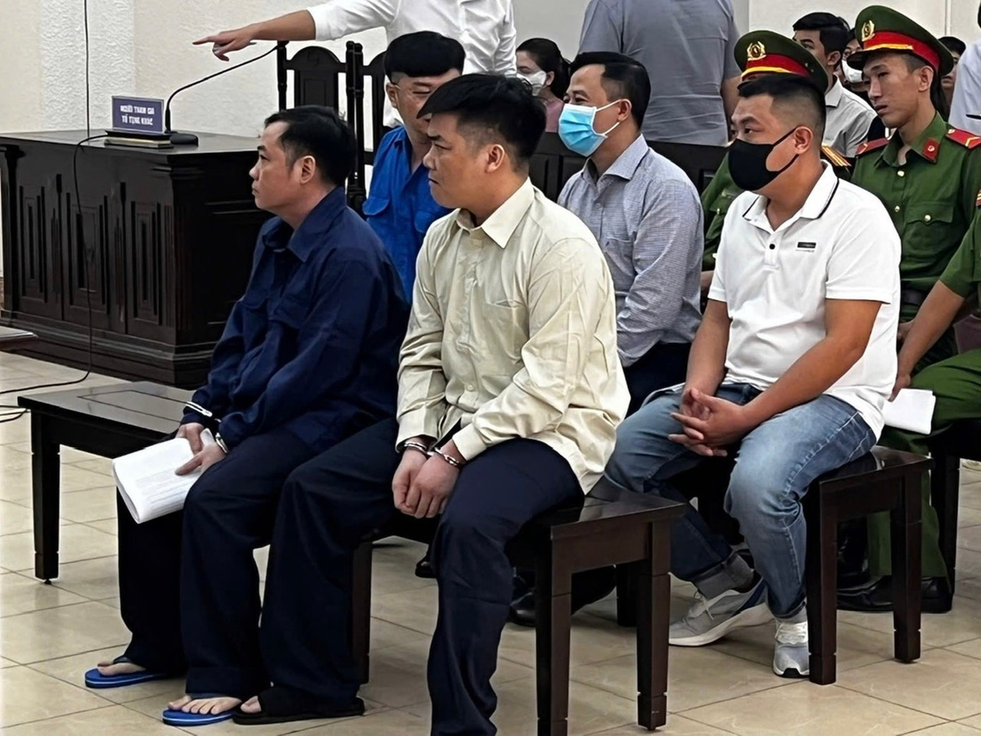 Phúc thẩm vụ cháy karaoke: Đề nghị giảm án cho cựu Đội phó PCCC - Ảnh 3.