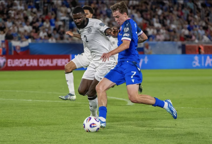 Địa chấn ở Bratislava, Slovakia quật ngã tuyển Đức vòng loại World Cup - Ảnh 2. Địa chấn ở Bratislava, Slovakia quật ngã tuyển Đức vòng loại World Cup - Ảnh 2.
