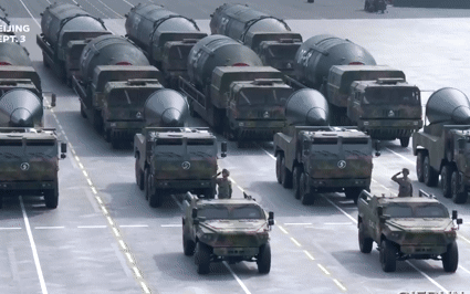 Trung Quốc trình làng loạt vũ khí mới trong lễ duyệt binh, tín hiệu ngầm gửi đến Washington? - Ảnh 2.