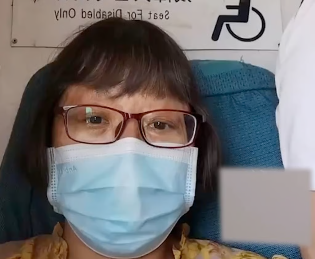 Mẹ đỗ Thạc sĩ sau khi ôn tập tài liệu của con trai trượt Đại học - Ảnh 1.