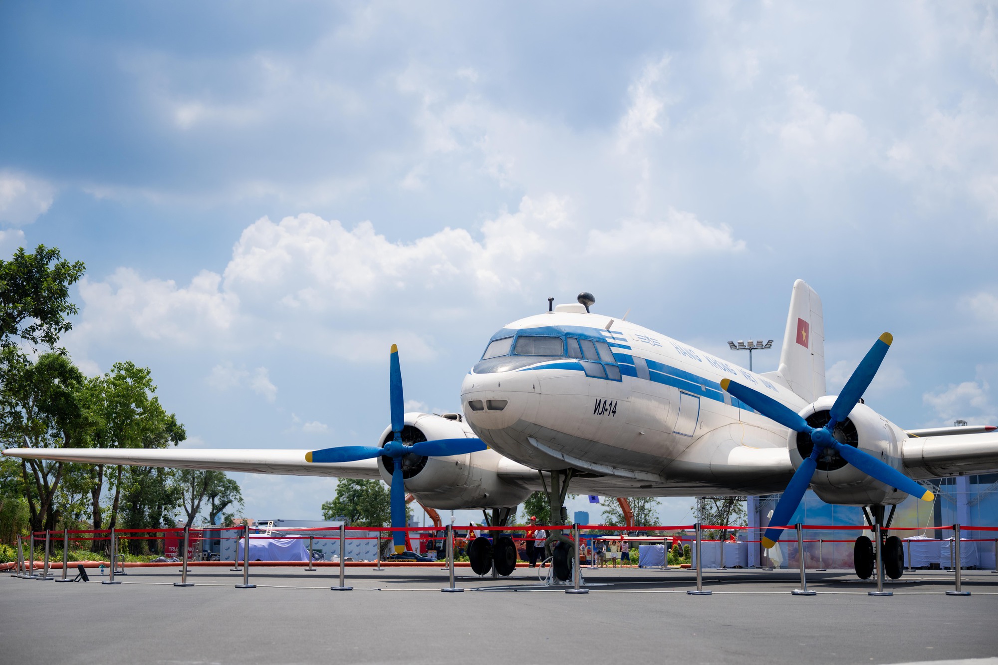 Cận cảnh huyền thọai IL - 14: Chiếc chuyên cơ đưa Bác Hồ bay khắp muôn nơi - Ảnh 1.