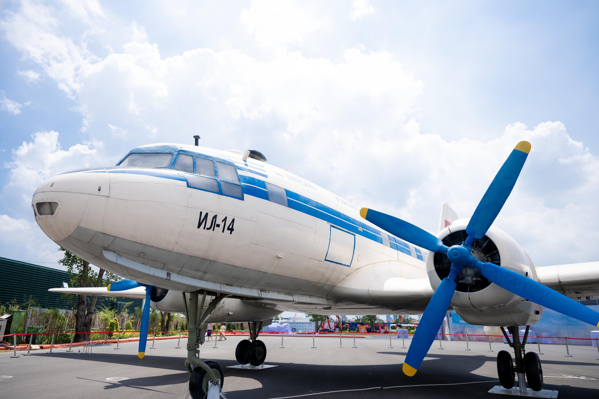 Cận cảnh huyền thọai IL - 14: Chiếc chuyên cơ đưa Bác Hồ bay khắp muôn nơi - Ảnh 4.