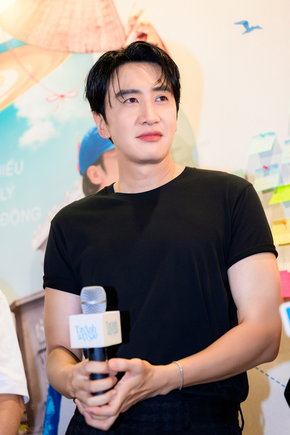 Lee Kwang Soo nói về trải nghiệm đóng cặp với "nàng thơ" màn ảnh Việt - Ảnh 4. Lee Kwang Soo nói về trải nghiệm đóng cặp với "nàng thơ" màn ảnh Việt - Ảnh 4.
