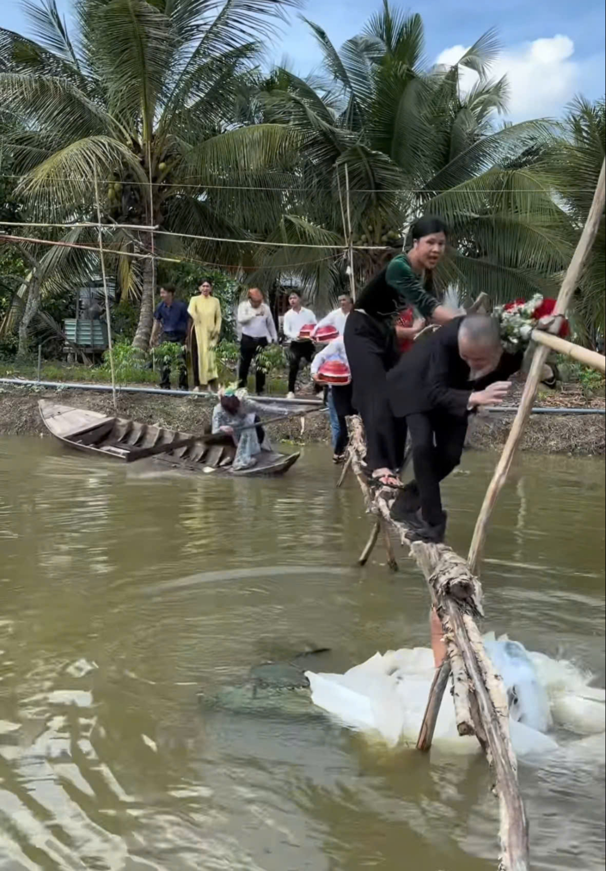 V&igrave; sao đời người phải ăn đ&aacute;m cưới miền T&acirc;y 1 lần?- Ảnh 4.