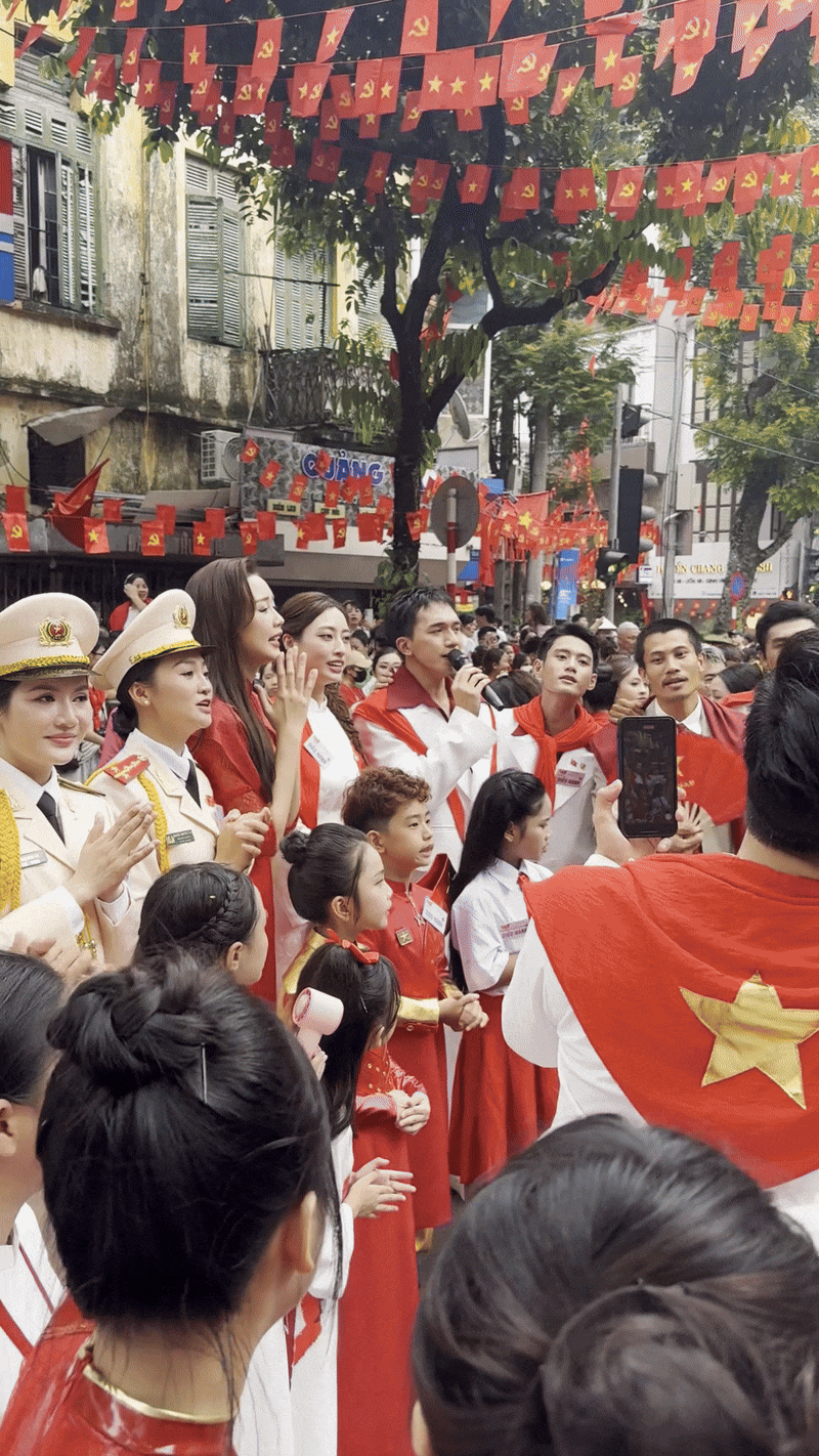 Chuyến xe “ồn” nhất A80: Hội sao Việt tưng bừng mở mini concert quốc gia, MONO “nhạc nào cũng nhảy”- Ảnh 6.