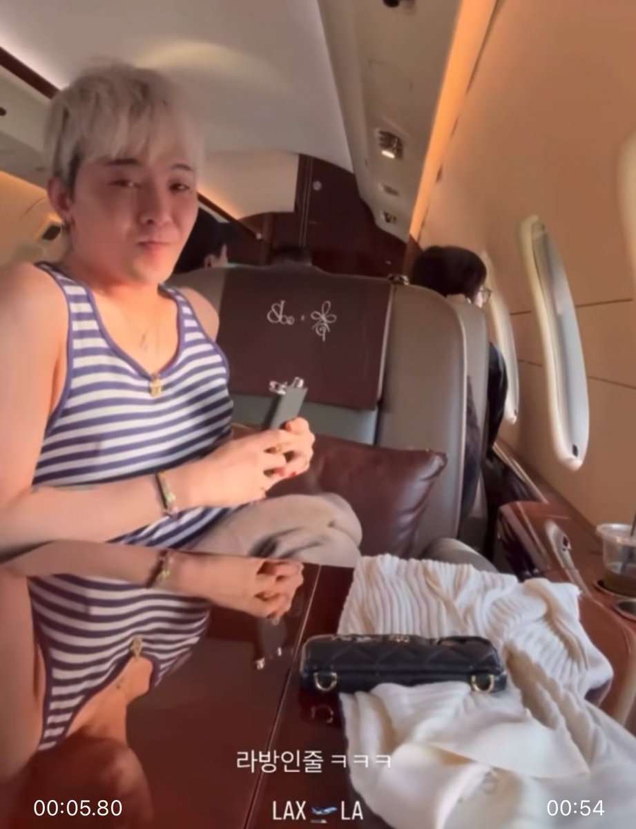 Chuyên cơ riêng của G-Dragon có gì đặc biệt? - Ảnh 6.