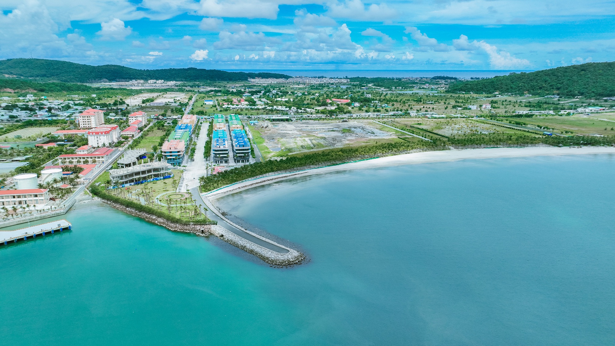 TTC Phú Quốc: Chiến lược kép nghỉ dưỡng - logistics tại Vịnh Đầm - Ảnh 3. TTC Phú Quốc: Chiến lược kép nghỉ dưỡng - logistics tại Vịnh Đầm - Ảnh 3.