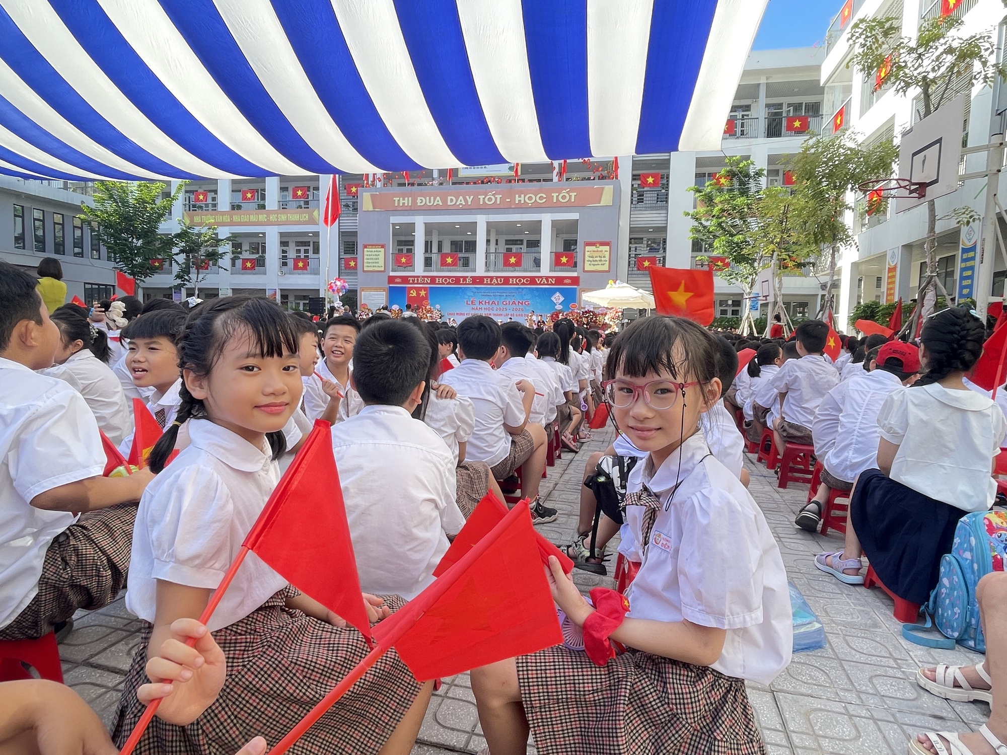 Ngôi trường có em bé hát Quốc ca trong lễ khai giảng năm học mới - Ảnh 7. Ngôi trường có em bé hát Quốc ca trong lễ khai giảng năm học mới - Ảnh 7.