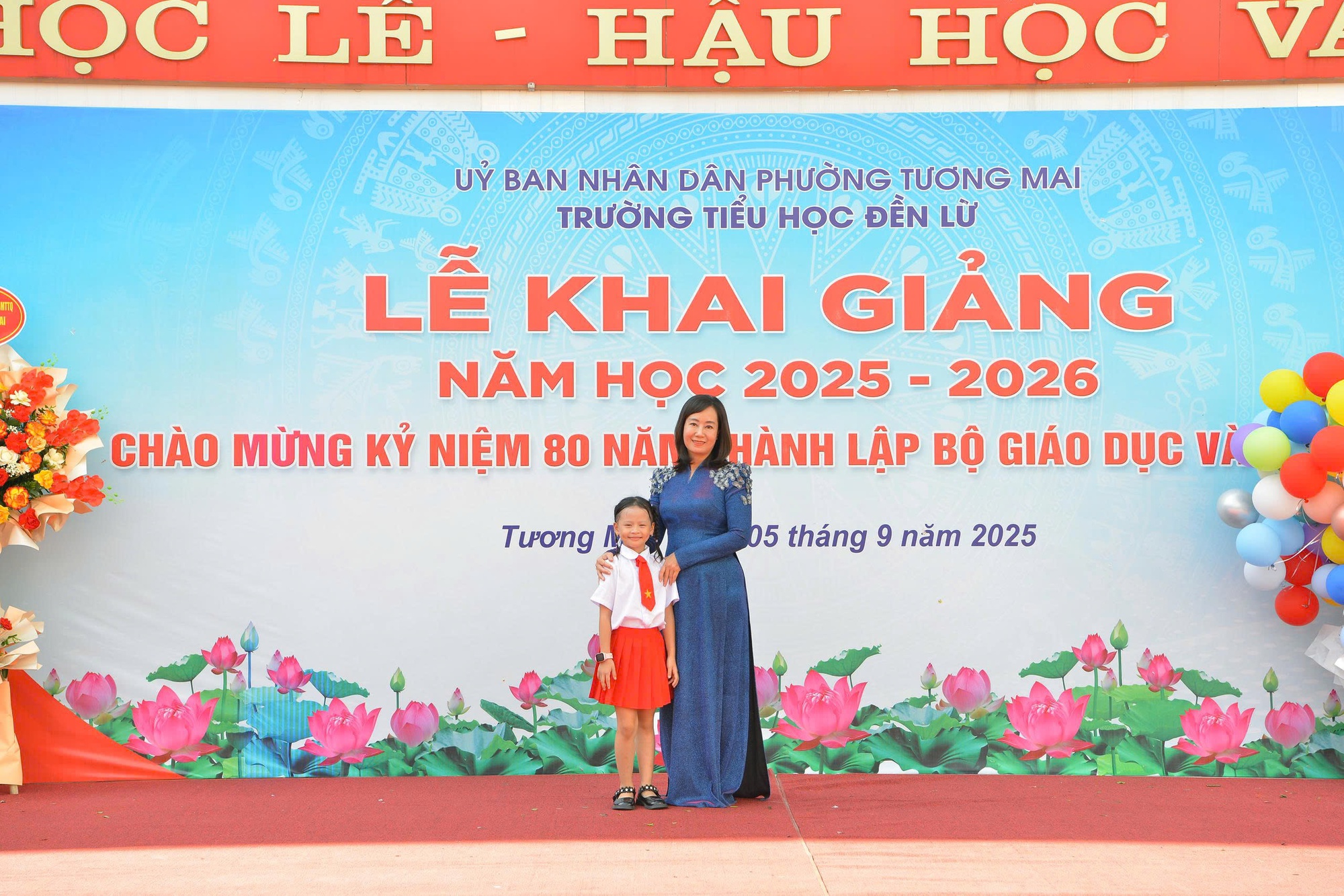 Ngôi trường có em bé hát Quốc ca trong lễ khai giảng năm học mới - Ảnh 2. Ngôi trường có em bé hát Quốc ca trong lễ khai giảng năm học mới - Ảnh 2.