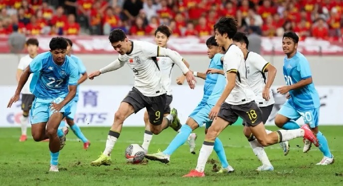Thắng 10-0, tuyển Trung Quốc vẫn phải xếp sau đội bóng Đông Nam Á - Ảnh 1. Thắng 10-0, tuyển Trung Quốc vẫn phải xếp sau đội bóng Đông Nam Á - Ảnh 1.