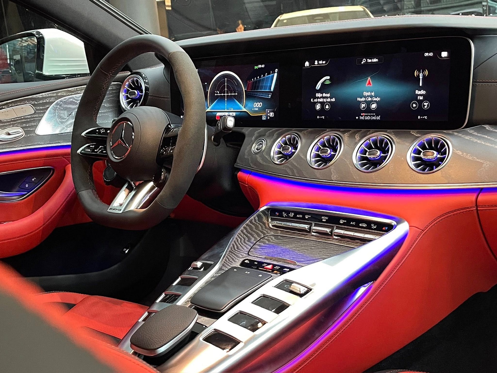 Mercedes-AMG GT 53 giảm sốc tại đại l&yacute;: Từng c&oacute; gi&aacute; 6,7 tỷ, nay thực tế chưa tới 3,9 tỷ v&agrave; đ&acirc;y l&agrave; điều cần đ&aacute;nh đổi - Ảnh 4.