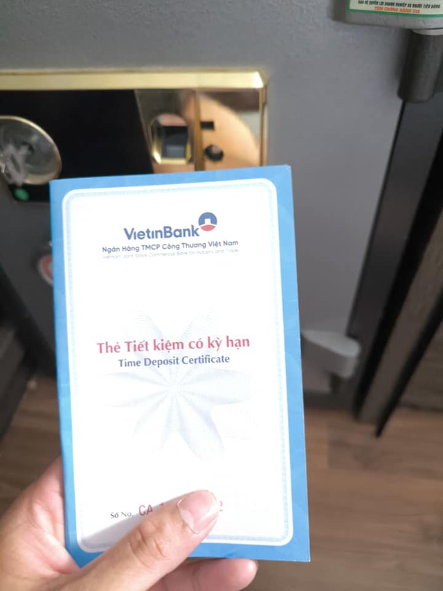Giá vàng đạt đỉnh hơn 134 triệu đồng/lượng, cặp vợ chồng quyết làm 1 việc khiến nhiều người thấy lo thay- Ảnh 1. Giá vàng đạt đỉnh hơn 134 triệu đồng/lượng, cặp vợ chồng quyết làm 1 việc khiến nhiều người thấy lo thay- Ảnh 1.