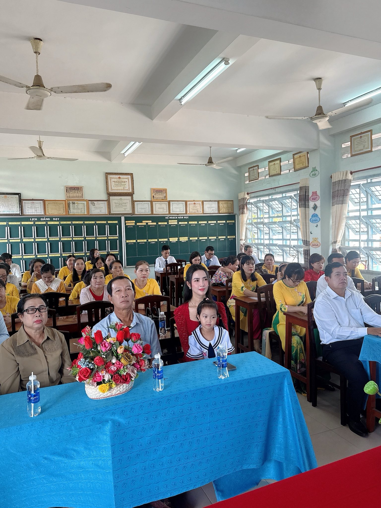 Hoa hậu Phan Thị Mơ hỗ trợ các em nhỏ khó khăn vì lý do đặc biệt - Ảnh 1. Hoa hậu Phan Thị Mơ hỗ trợ các em nhỏ khó khăn vì lý do đặc biệt - Ảnh 1.