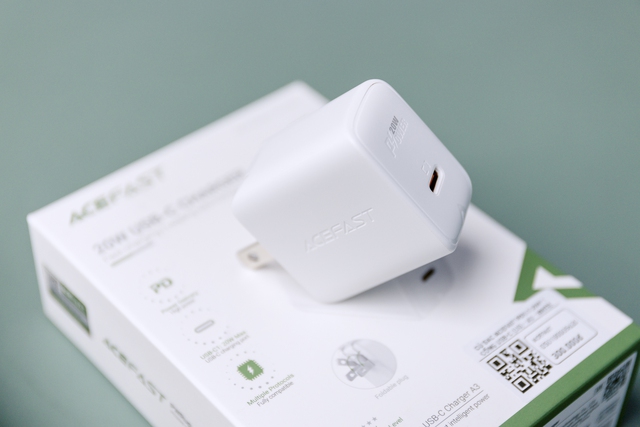 Giảm giá 9/9 cực khủng: iPhone giá sốc từ 7,3 triệu đồng, phụ kiện công nghệ rẻ khó tin - Ảnh 2.