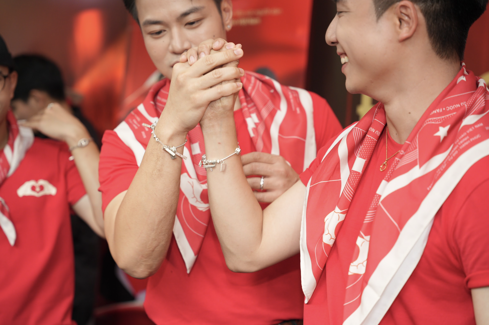 Dàn nghệ sĩ xuất hiện bất ngờ, mang tinh thần Yêu Nước bùng nổ tại trạm khách A80 cùng đơn vị đồng hành Bảo Tín Mạnh Hải - Ảnh 3.