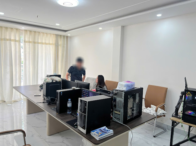 Công an TPHCM khởi tố nhóm đối tượng hoạt động thẩm mỹ ‘chui’ hút mỡ cho 500 khách hàng, thu lợi 10 tỷ đồng - Ảnh 9.