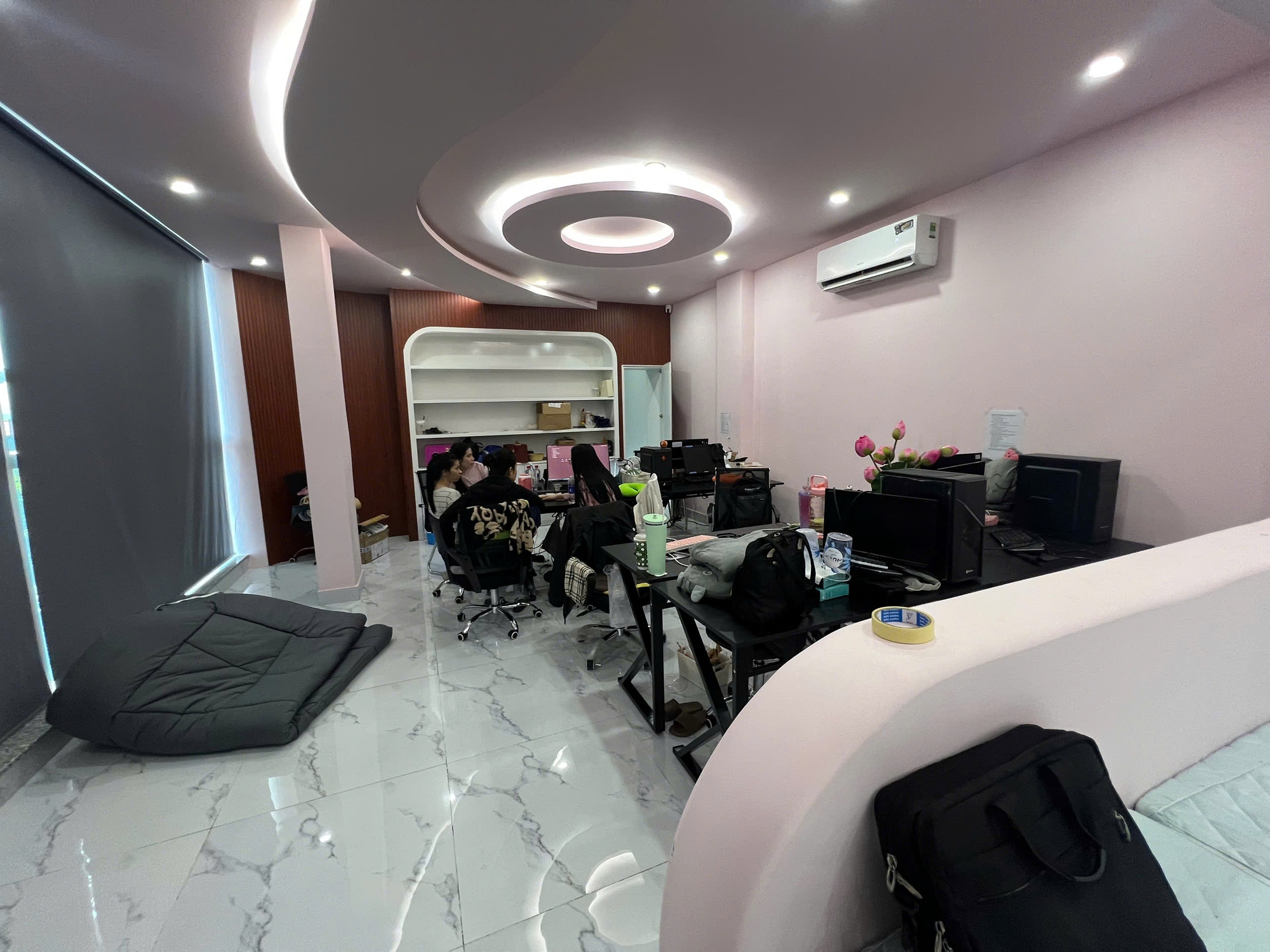 Công An Tp Hcm Bắt Bà Chủ Thẩm Mỹ Viện Ho.pital Sw 5 Công An Tp Hcm Bắt Bà Chủ Thẩm Mỹ Viện Ho.pital Sw - Ảnh 5.